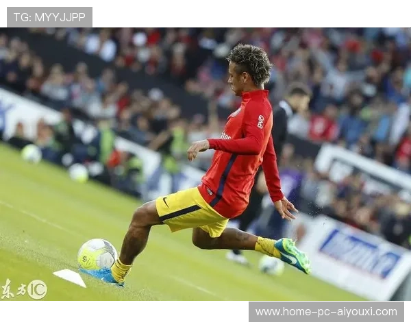 内马尔被媒体捕捉到训练场忘情舞动的片段，轻松有趣